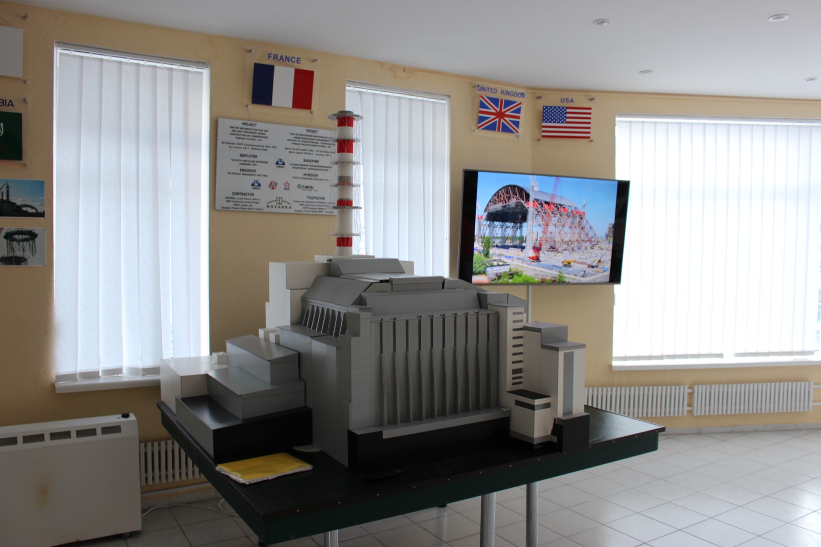 A scale model of the Chernobyl reactor 4 sarcophagus structure, showing its main internal supporting elements.
