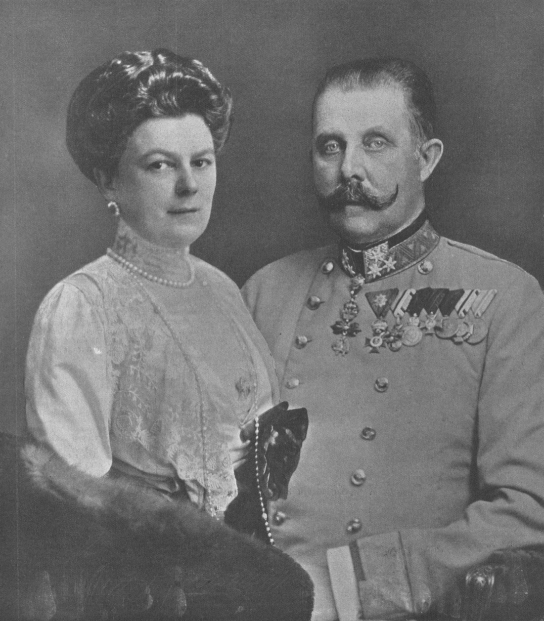 A formal portrait of Archduke Franz Ferdinand and his wife Sophie, Duchess of Hohenberg.