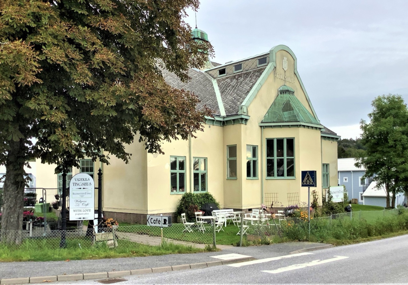 A Swedish courthouse, representing the trial of those responsible for the Knutby murder.